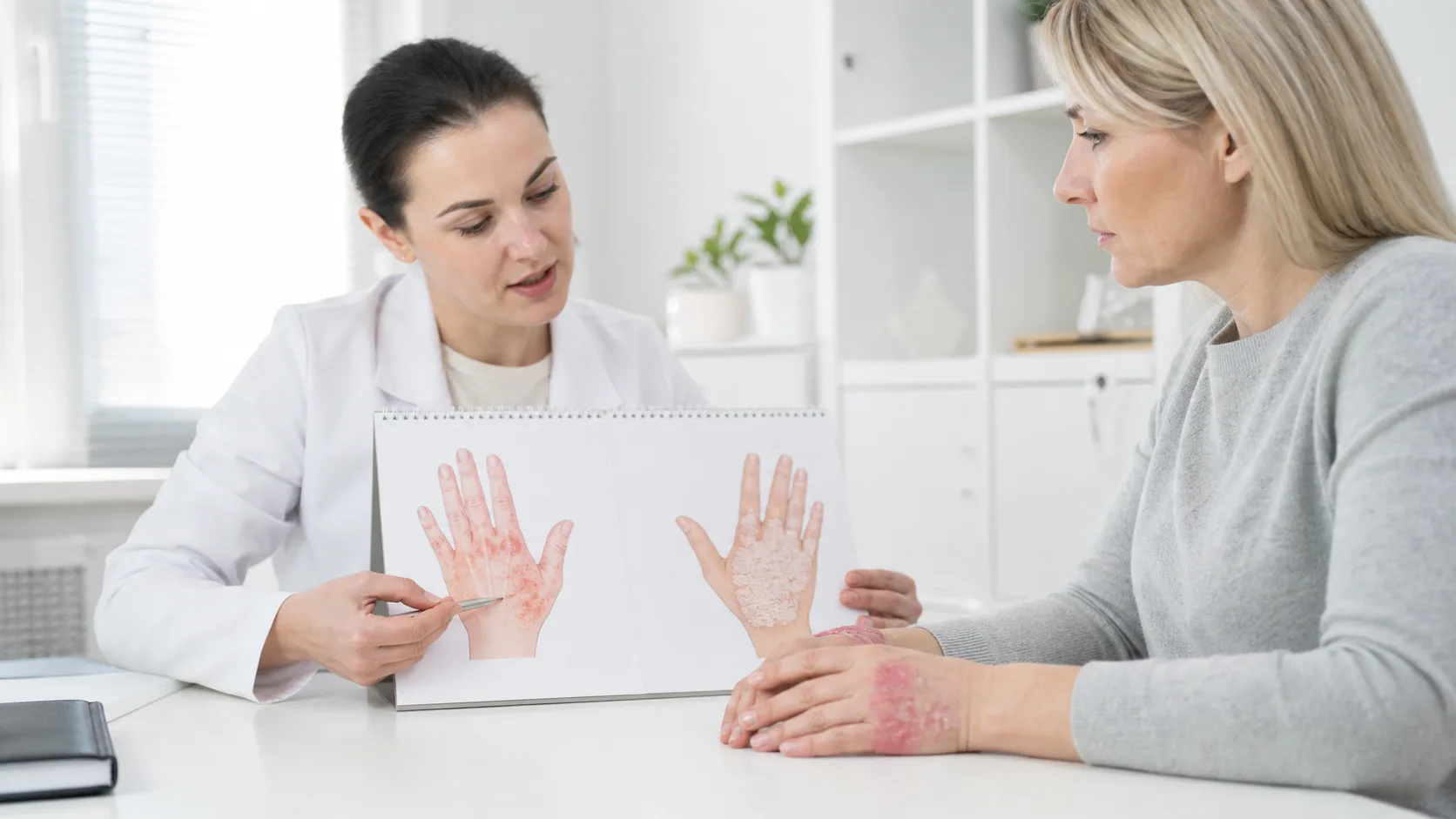 Porównanie zmian skórnych w przebiegu egzemy i łuszczycy podczas konsultacji dermatologicznej