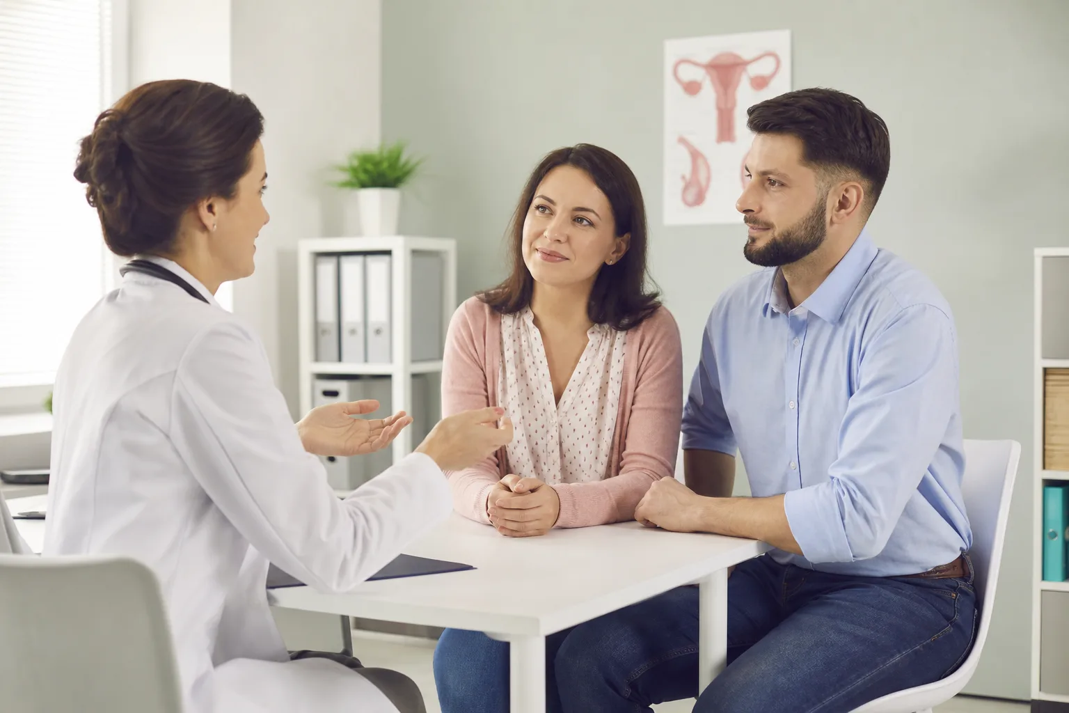 Tabletki antykoncepcyjne – wady i zalety antykoncepcji hormonalnej